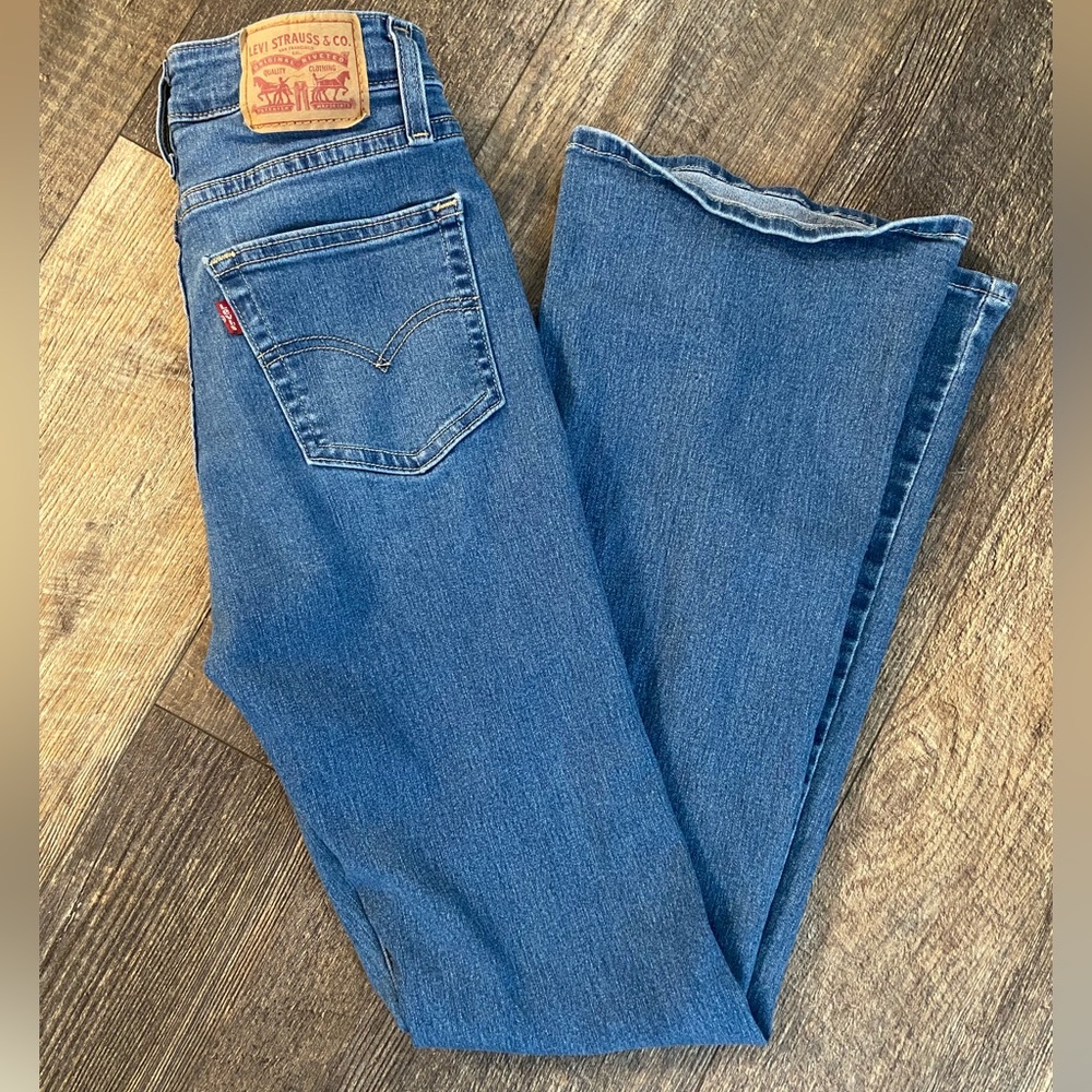 Levi's Women's Flare Leg Blue Jeans